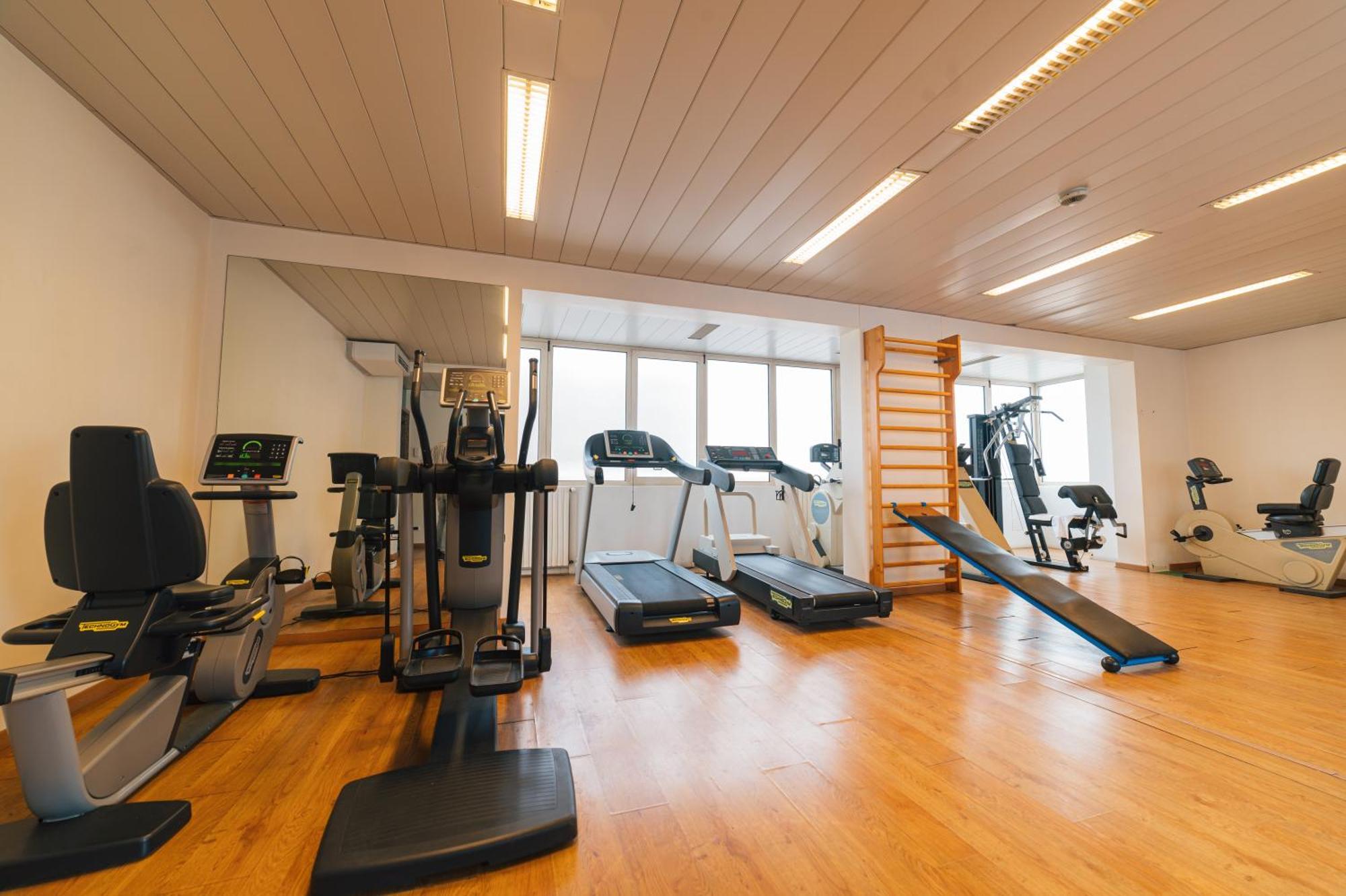 אבנו טרמה Hotel Terme Helvetia מראה חיצוני תמונה