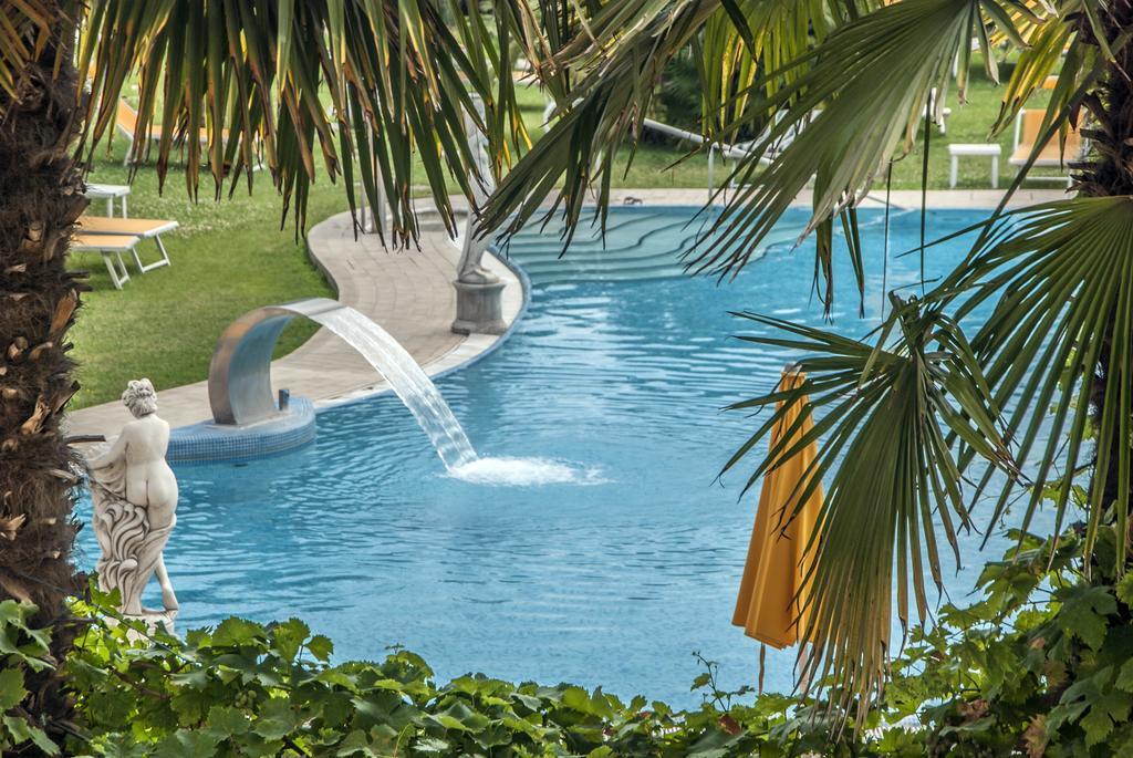 אבנו טרמה Hotel Terme Helvetia מראה חיצוני תמונה