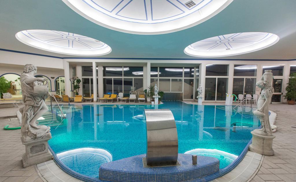 אבנו טרמה Hotel Terme Helvetia מראה חיצוני תמונה