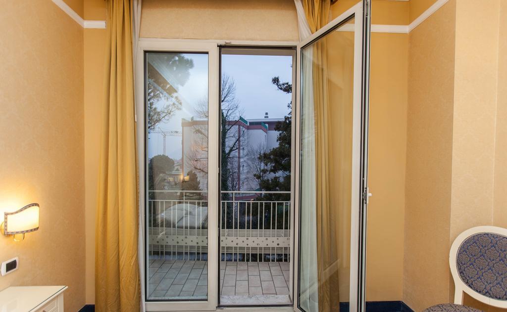 אבנו טרמה Hotel Terme Helvetia מראה חיצוני תמונה